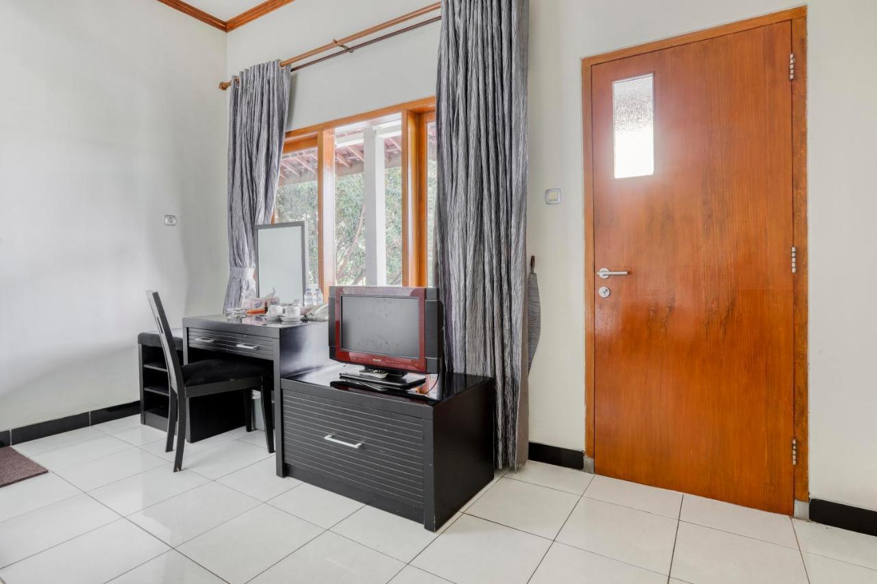 Reddoorz Plus @ Purwodadi Pasuruan Exterior foto